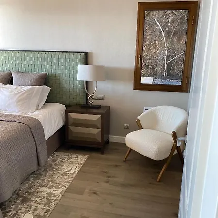 Luxury Flat, Large Sea View Terrace, Location
